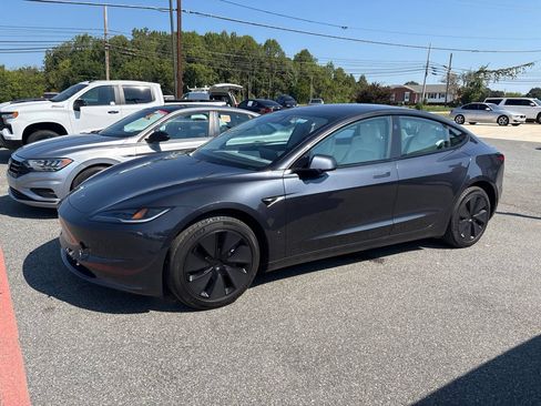 Used 2025 Tesla Model 3 RWD image 1