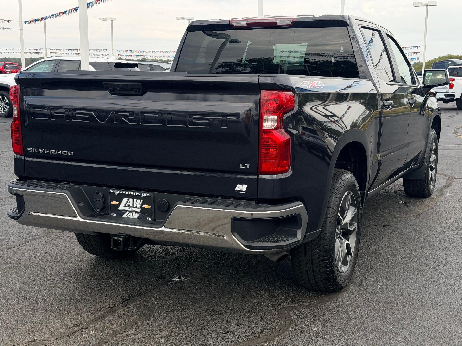 Used 2024 Chevrolet Silverado 1500 LT AWD/4WD image 5