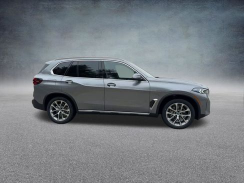 Used 2024 BMW X5 xDrive40i w/ Premium Package image 27