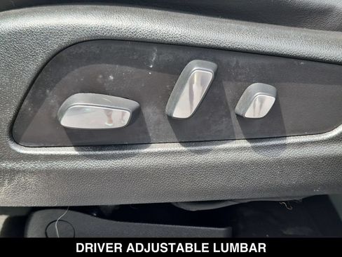 Used 2018 Cadillac XT5 Luxury w/ Driver Awareness Package AWD/4WD image 19
