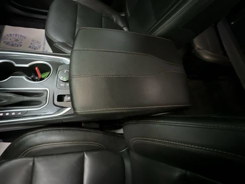 Used 2020 Chevrolet Traverse Premier w/ Redline Edition FWD image 24