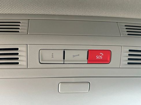 New 2026 Volkswagen Taos SE image 65