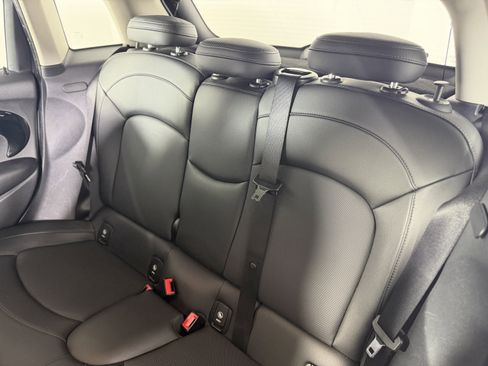 Used 2019 MINI Cooper S image 18