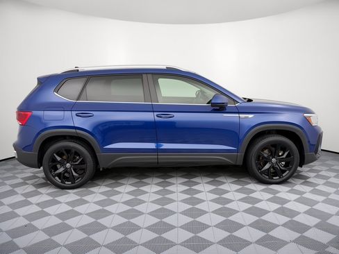 Certified 2023 Volkswagen Taos SE w/ Panoramic Sunroof Package FWD image 8