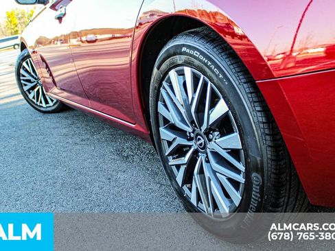 Used 2024 Nissan Altima 2.5 SV image 12