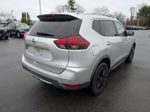 Used 2020 Nissan Rogue SV image 5