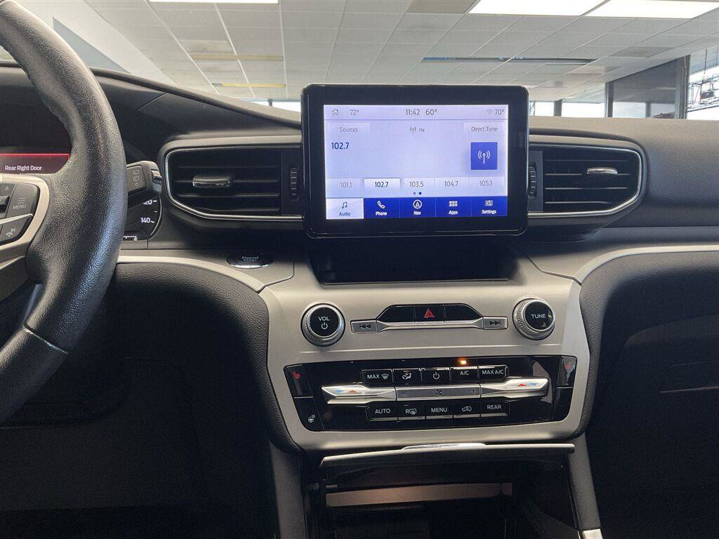 Used 2022 Ford Explorer XLT w/ Equipment Group 202A AWD/4WD image 18
