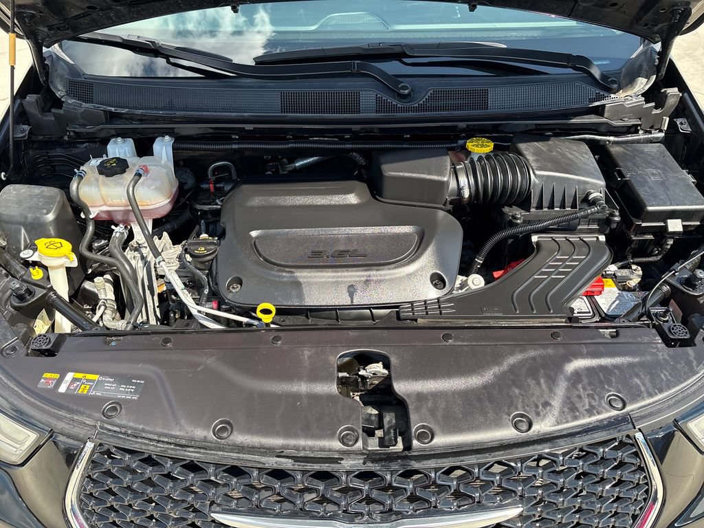 Used 2024 Chrysler Pacifica Touring-L FWD image 31