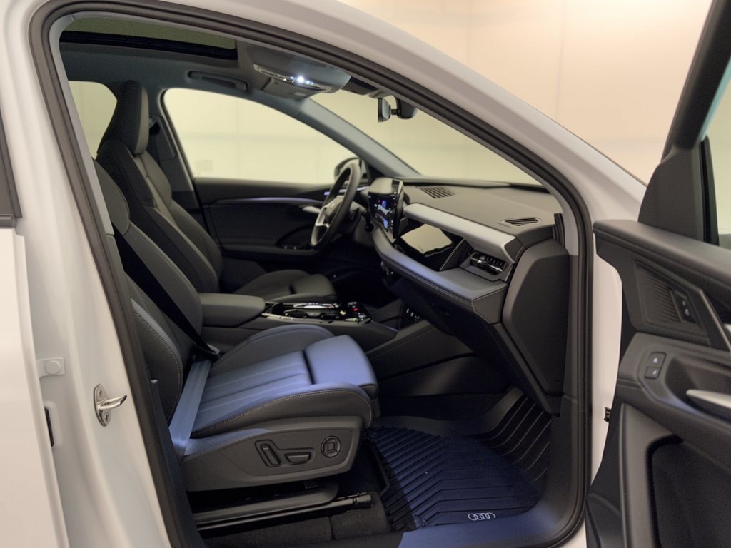 Certified 2025 Audi Q6 e-tron Premium Plus w/ Premium Plus AWD/4WD image 30