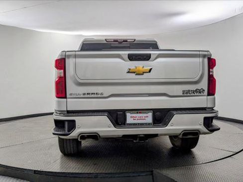 Used 2022 Chevrolet Silverado 1500 High Country w/ Technology Package image 7
