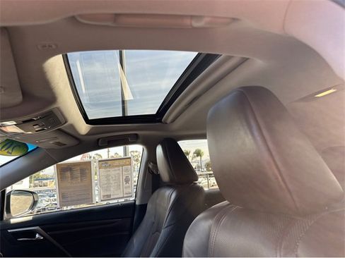 Used 2017 Lexus RX 450h AWD image 16