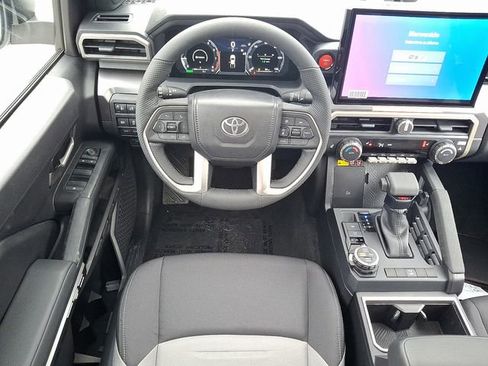 New 2025 Toyota Tacoma TRD Off-Road AWD/4WD image 10