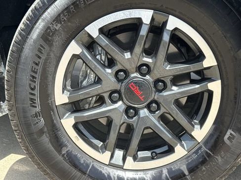 Used 2025 Toyota Tacoma TRD Sport AWD/4WD image 11