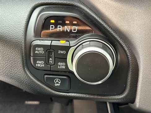 Used 2025 RAM 1500 Big Horn AWD/4WD image 34