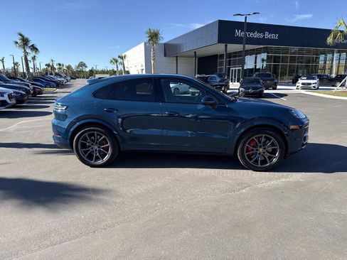 Used 2024 Porsche Cayenne S image 2