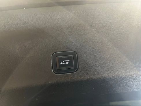 Used 2022 Chevrolet Tahoe LT w/ Luxury Package image 20