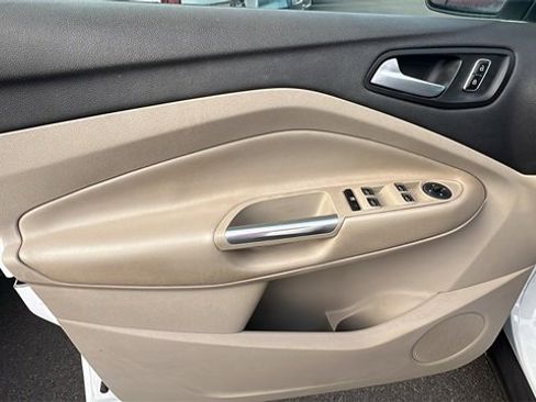 Used 2016 Ford Escape SE image 11