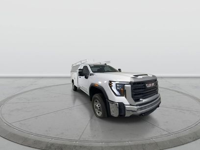New 2025 GMC Sierra 2500 Pro w/ Convenience Package