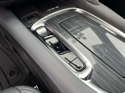 Certified 2024 Buick Enclave Essence w/ LPO, Floor Liner Package AWD/4WD image 21