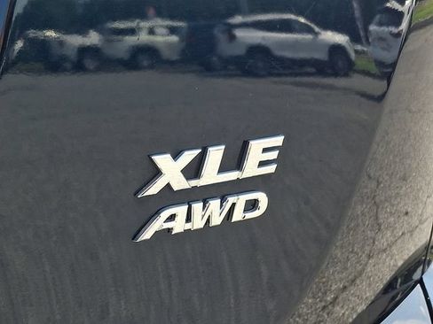 Used 2018 Toyota RAV4 XLE w/ Plus Extra Value Package AWD/4WD image 29
