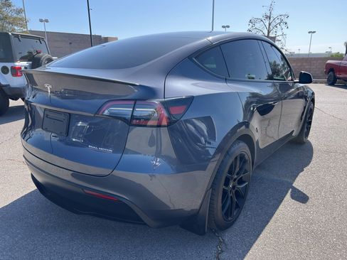 Used 2023 Tesla Model Y Performance AWD/4WD image 5