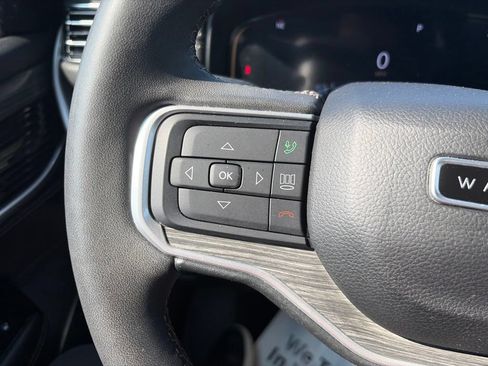Certified 2024 Jeep Wagoneer L Series II w/ Flexible Seating Group AWD/4WD image 31