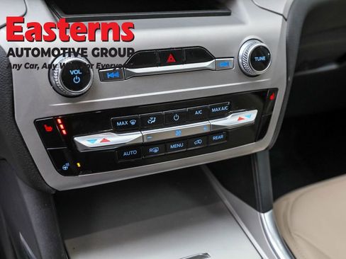 Used 2023 Ford Explorer XLT w/ Equipment Group 202A image 20