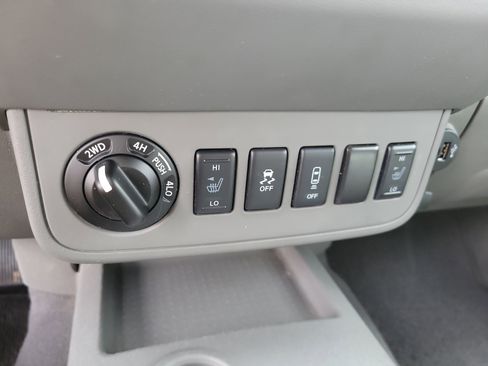 Used 2021 Nissan Frontier SV image 18