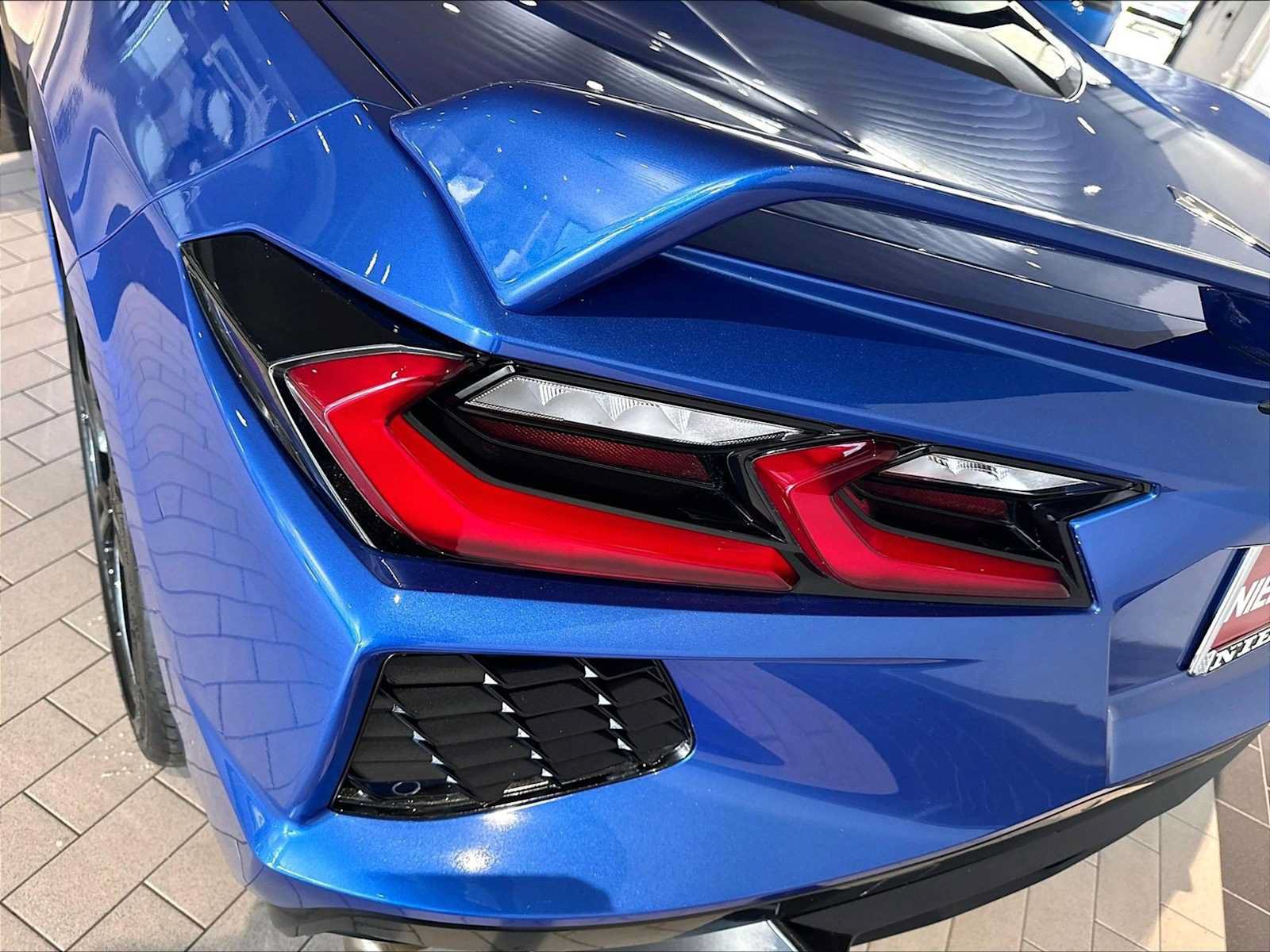 Used 2022 Chevrolet Corvette Stingray Premium Cpe w/ Z51 Performance Package RWD image 29