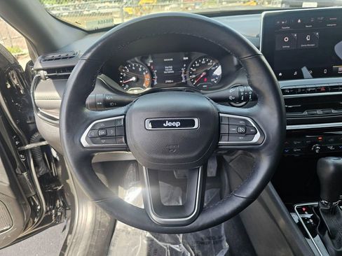 Used 2022 Jeep Compass Latitude w/ Convenience Group AWD/4WD image 23