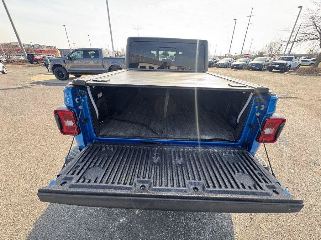 Used 2022 Jeep Gladiator Overland AWD/4WD image 15