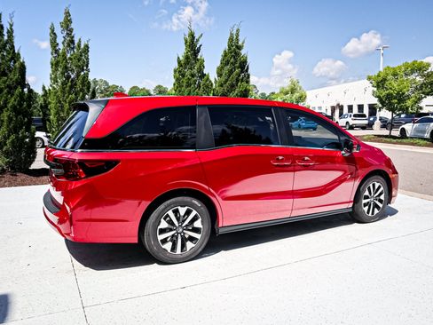 New 2026 Honda Odyssey EX-L image 11