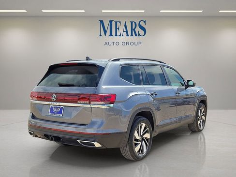 Used 2025 Volkswagen Atlas SE FWD image 5