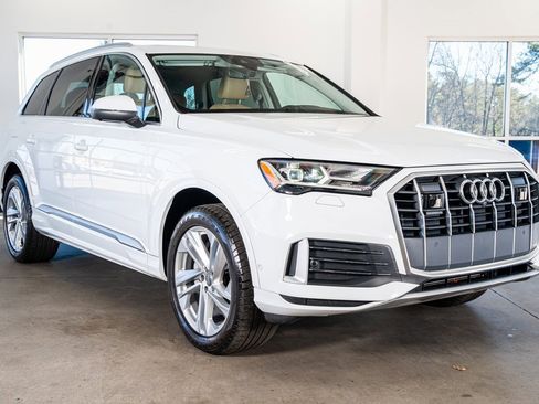 Used 2021 Audi Q7 2.0T Premium Plus w/ Executive Package image 4