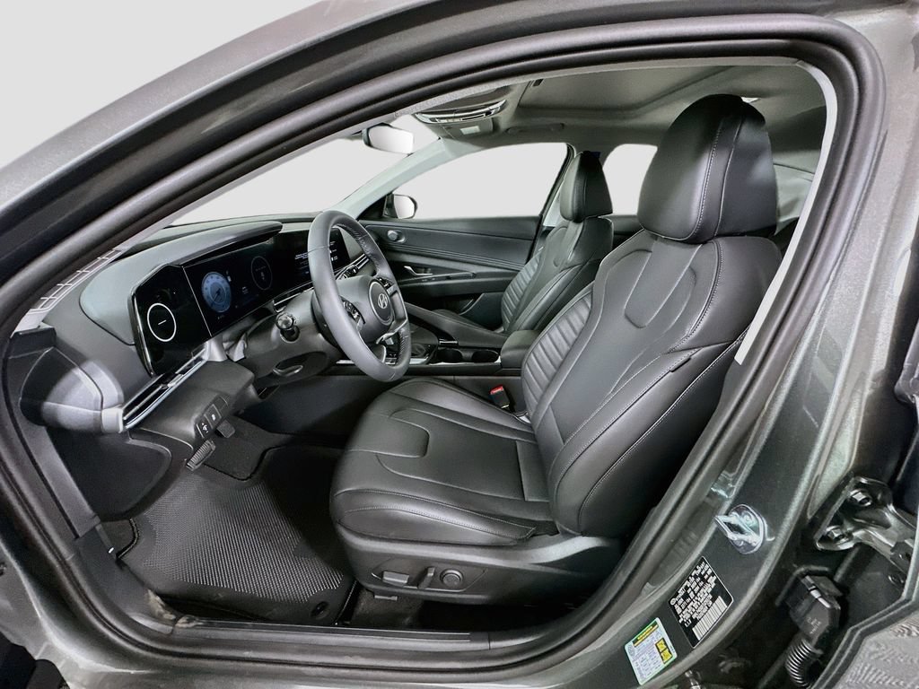 New 2026 Hyundai Elantra Limited FWD image 16