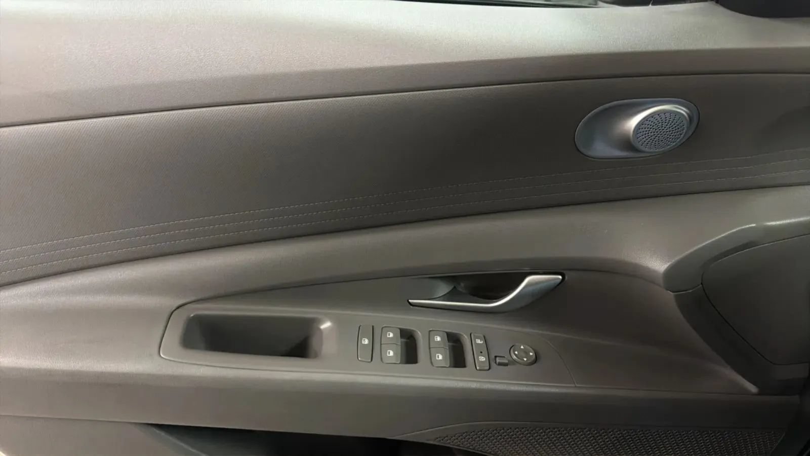 Used 2023 Hyundai Elantra SE FWD image 17