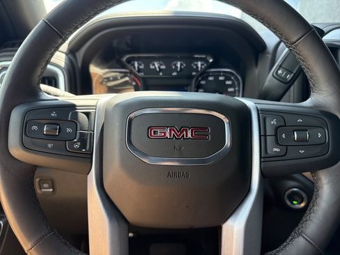 Used 2022 GMC Sierra 1500 SLT w/ SLT Premium Package AWD/4WD image 21
