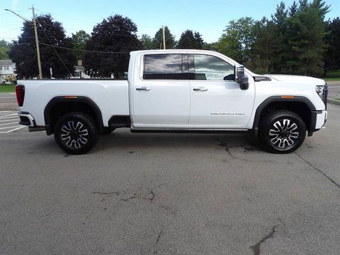 Used 2025 GMC Sierra 3500 Denali Ultimate AWD/4WD image 6