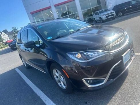Used 2017 Chrysler Pacifica Touring-L Plus w/ Advanced Safetytec Group FWD image 3