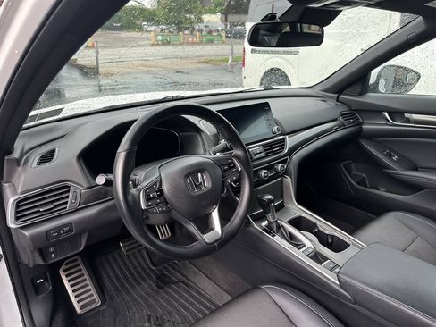 Used 2018 Honda Accord Sport image 17