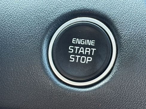 Used 2024 Kia Seltos EX FWD image 29