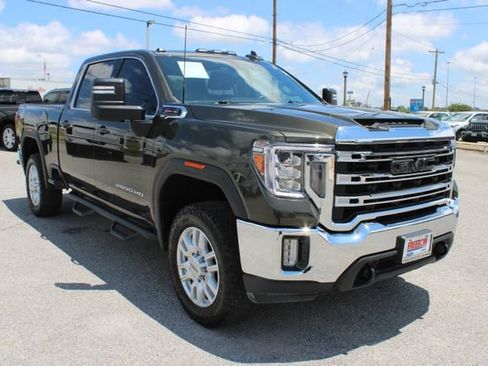 Used 2022 GMC Sierra 2500 SLE w/ SLE Convenience Package AWD/4WD image 3