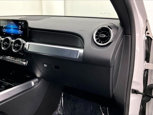 Certified 2022 Mercedes-Benz GLB 250 image 20