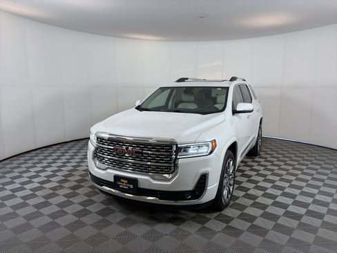 Certified 2023 GMC Acadia Denali image 2