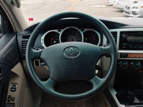 Used 2005 Toyota 4Runner SR5 RWD image 12
