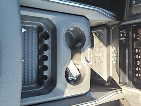 New 2026 RAM 3500 Laramie AWD/4WD image 31