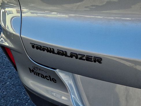Used 2023 Chevrolet TrailBlazer RS image 28