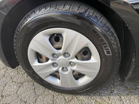 Used 2016 Kia Forte LX image 16