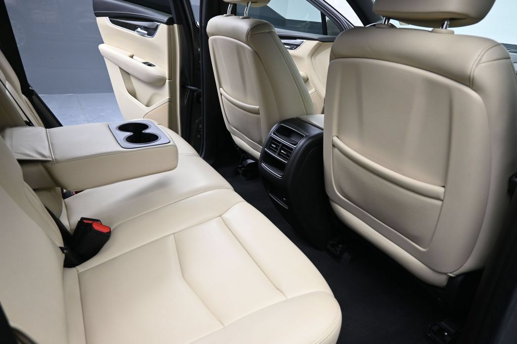Used 2019 Cadillac XT5 AWD image 22