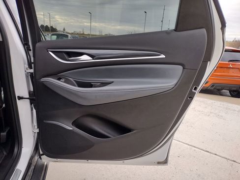 Used 2020 Buick Enclave Essence image 22